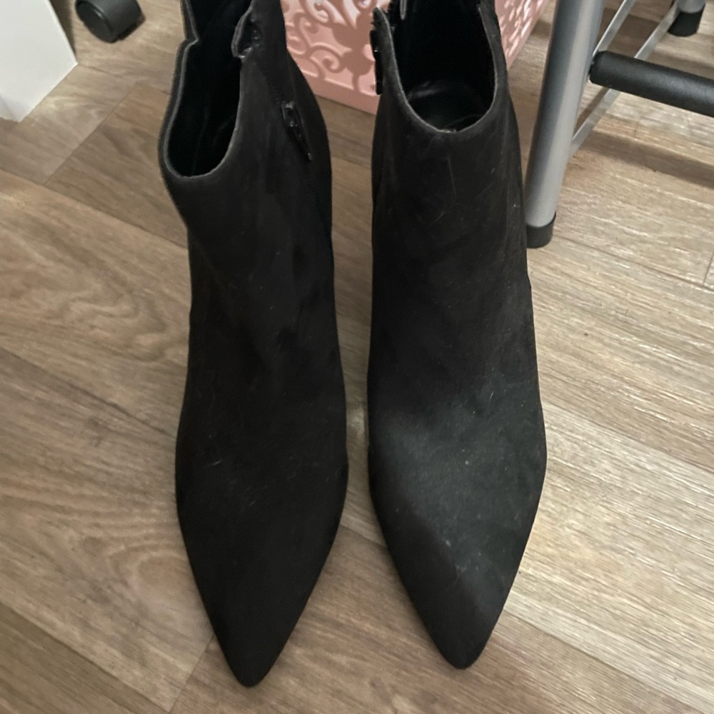 Ankle boots, heeled booties